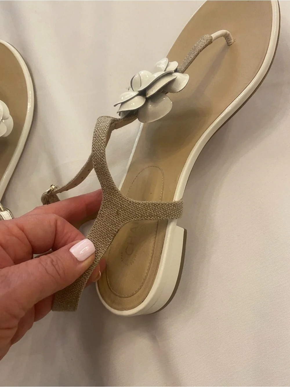 Chanel Women’s Camellia Thong Sandals Flower White Tan Size 41 with box